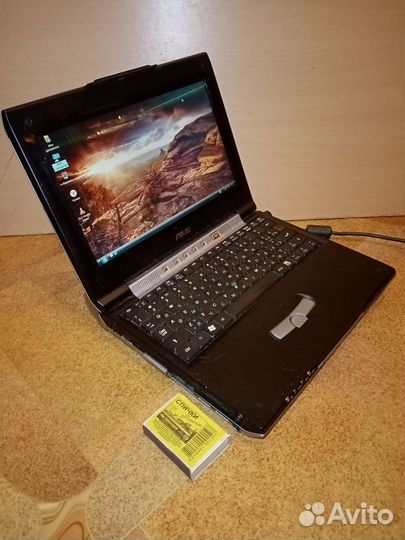 Малыш Asus s300 с DVD/9