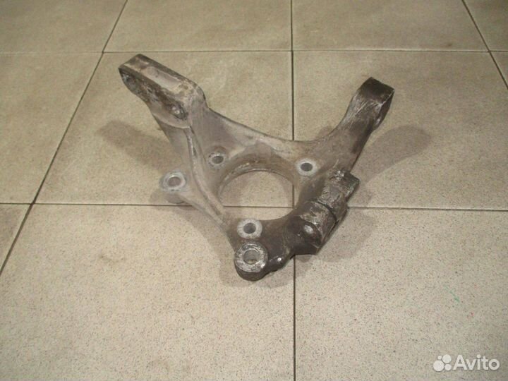 Кулак поворотный передний правый Opel Vectra C