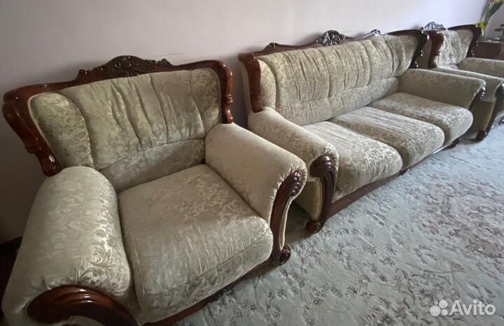 Диван с креслами б/у