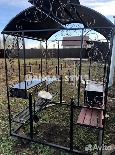 Мангал с крышей