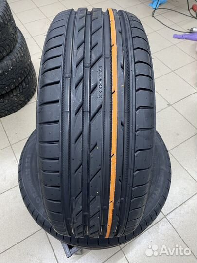 Ikon Tyres CHARACTER ULTRA 245/45 R18 100W