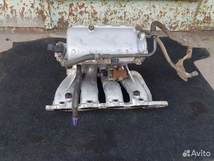 Впускной коллектор Mitsubishi Outlander 1