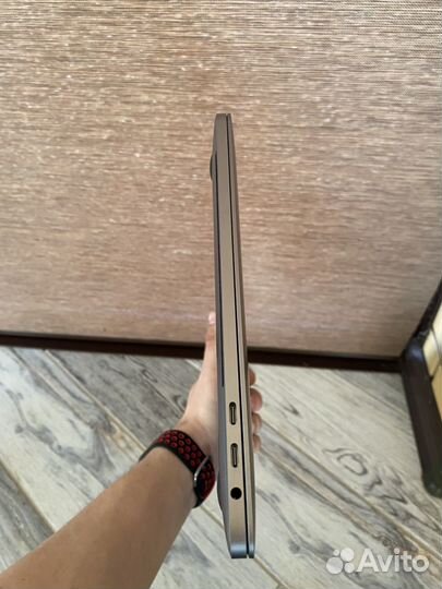 Apple MacBook pro 13 2019 4 разъема