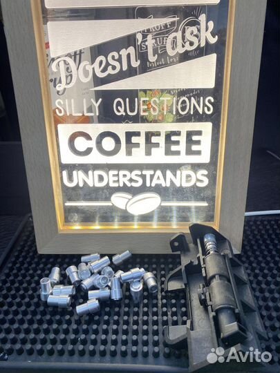 Держатель штока дренажного клапана Jura