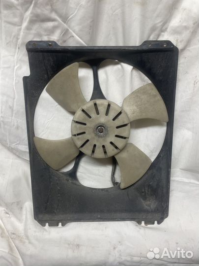 Диффузор вентилятора в сборе мотором Subaru Imprez