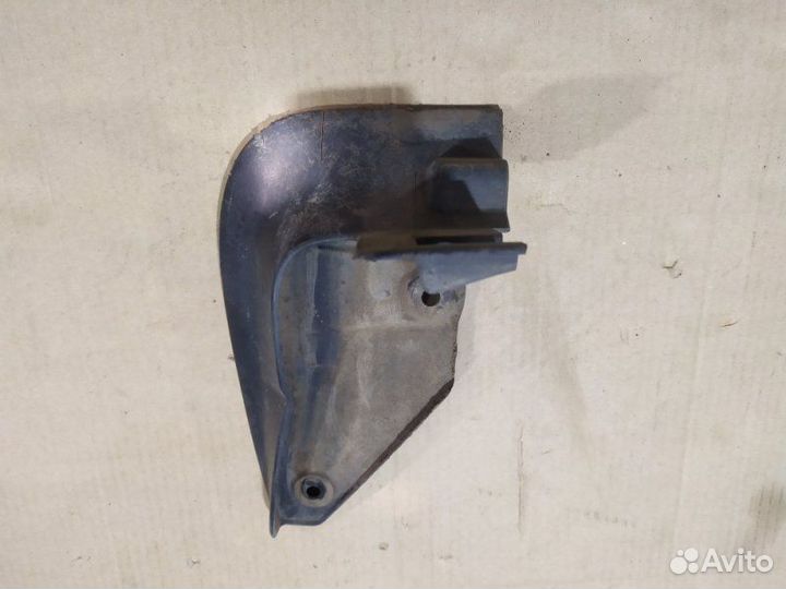 Брызговик передний правый Nissan Almera G15 K4M