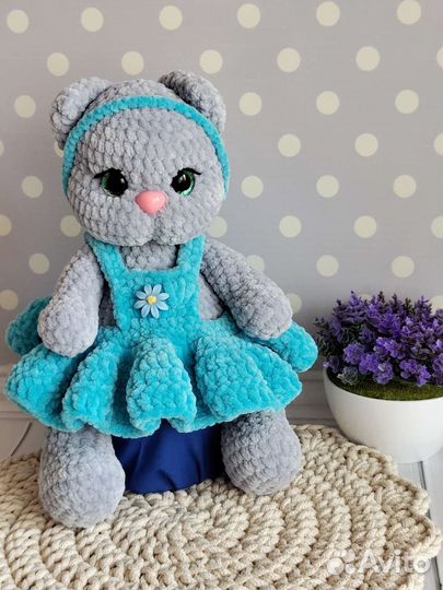 Мягкая вязаная игрушка Кошечка