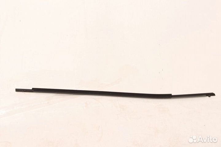 Молдинг стекла передней двери левый Toyota RAV4 50