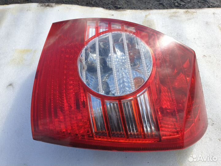 Фонарь задний правый Hyundai Elantra 3 XD Элантра