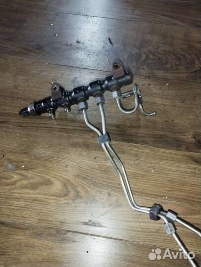 Топливная рампа peugeot 207 1.6 nn