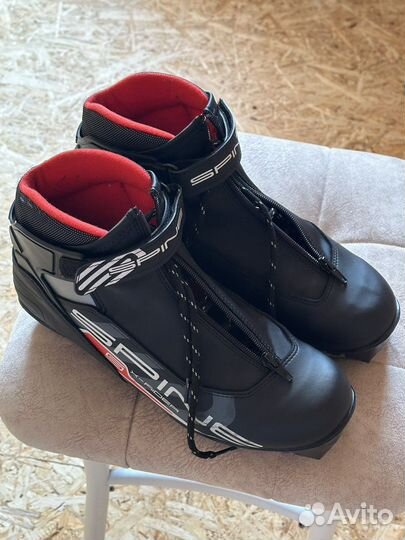 Лыжные ботинки spine