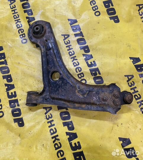 Передний правый рычаг Chevrolet Lacetti