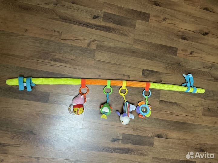 Развивающие игрушки дуга на кровать