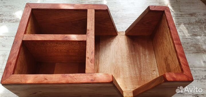 Салфетница горизонтальная