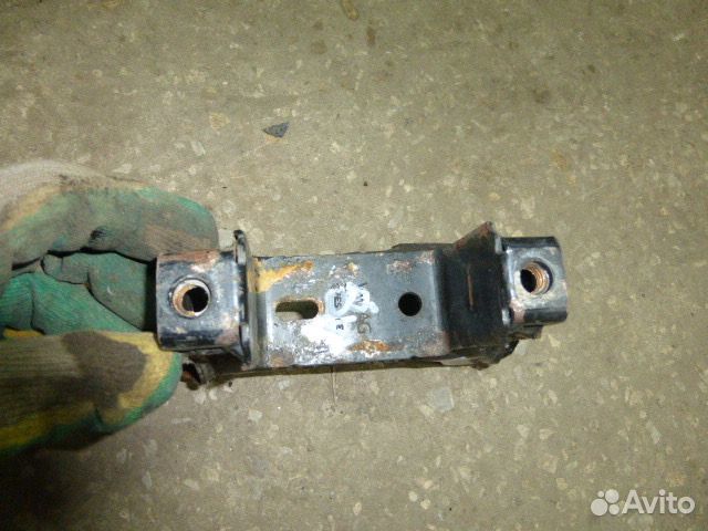 Шкода Кронштейн кпп Fabia