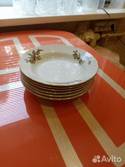 Тарелки фарфоровые в японском стиле