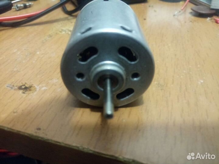 Электродвигатель постоянного тока 12 в