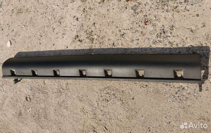 Правая накладка порога Suzuki Sx4 2006