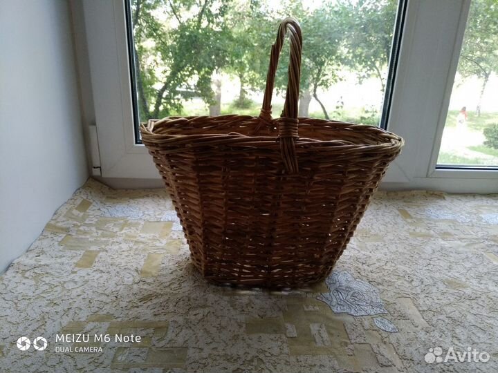 Корзина плетеная