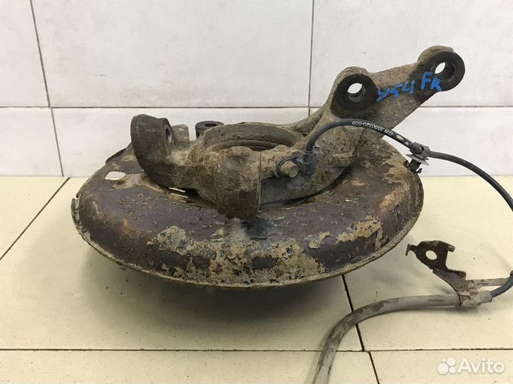 Кулак поворотный передний правый M2 (2010-1014)