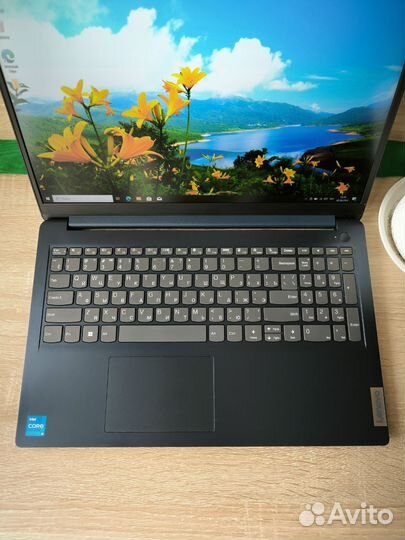 Lenovo. 2023. i5/16/512