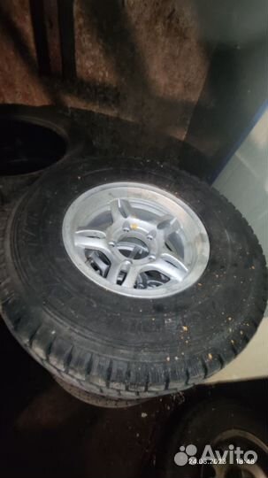 Резина зима 31. 10.5. R 15
