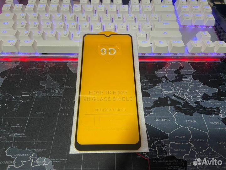 Защитное стекло 9D для Realme C31