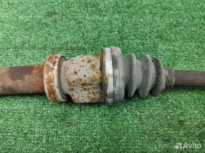 Привод передний правый Ford Fiesta MK6 1.4 spjc