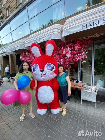 Белый медведь, аниматор, ростовая кукла