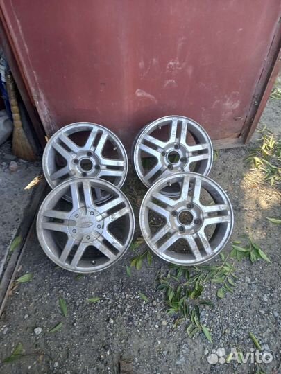 Диски литые завод r15 стояли на Ford Focus 1 б/у