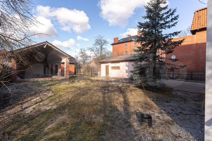 Коттедж 495 м² на участке 9,5 сот.