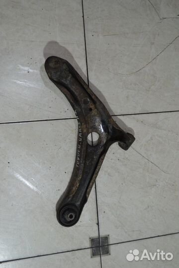 Рычаг передний правый Toyota Yaris