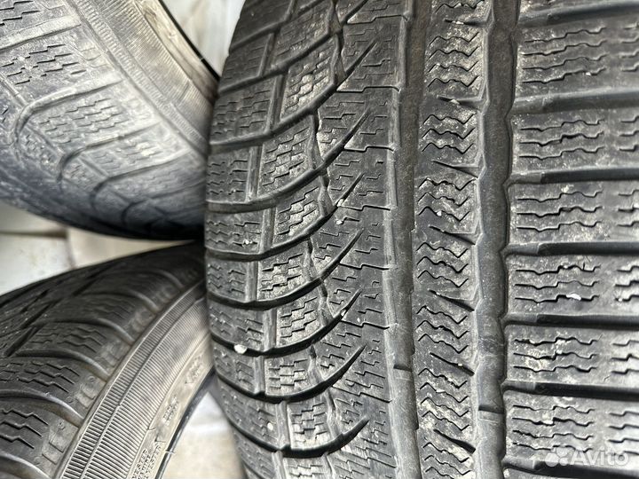 Nokian Tyres WR A4 245/40 R20 96W