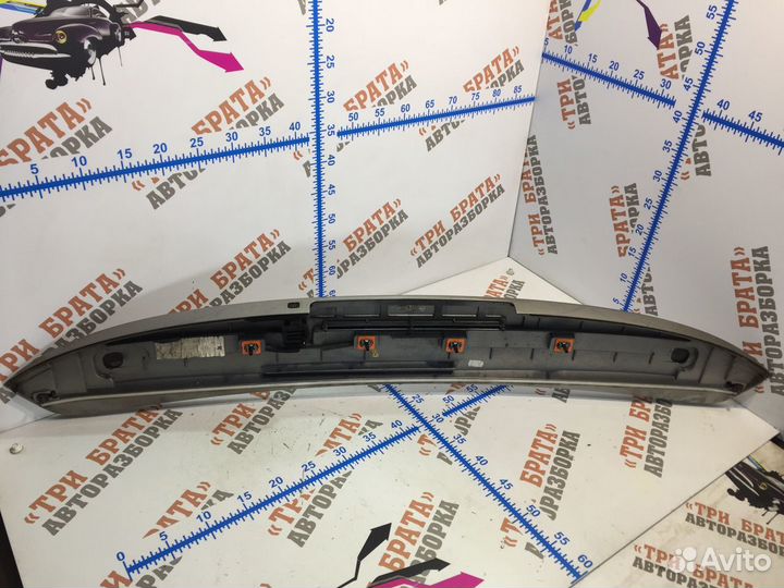 Мерседес E-Класс Спойлер крышки багажника