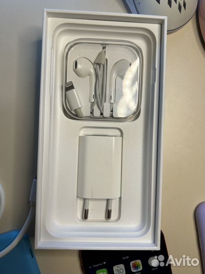 iPhone 8 Plus, 64 ГБ