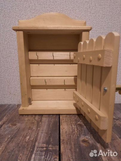 Ключница настенная