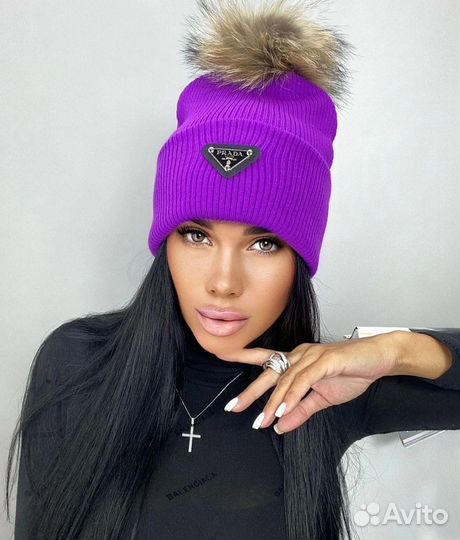Женская зимняя шапка Prada
