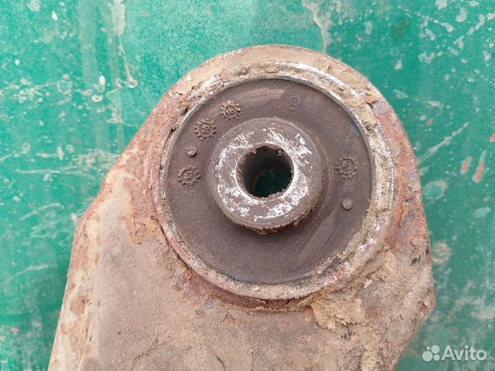 Рычаг передний Skoda Octavia tour a4