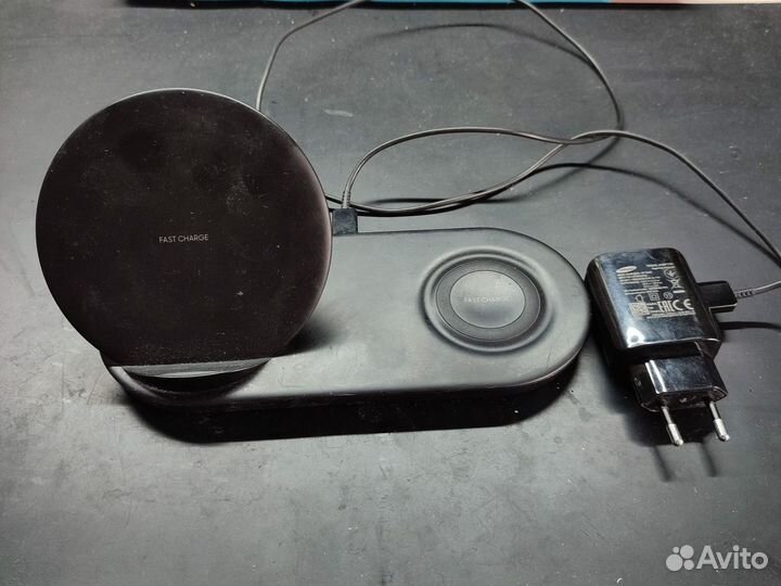Беспроводная зарядка samsung для смартфона и часов
