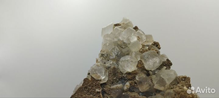 Красивая друза флюорита