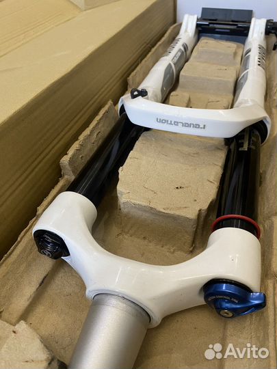 Вилка RockShox Revelation 27.5 150 (не буст)