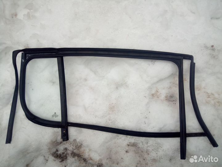 Стекло задней левой двери skoda fabia ii