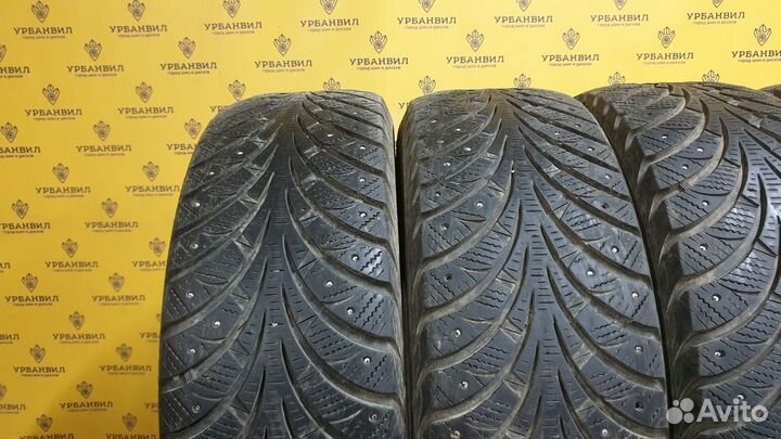 Sava Eskimo Stud 215/65 R16 98T