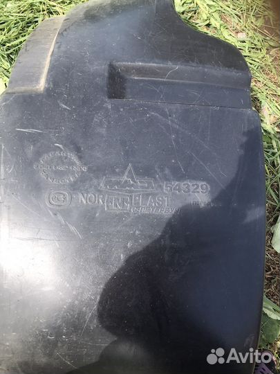 Подкрылки на маз передние