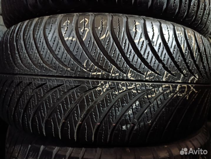 Goodyear Vector 4Seasons 235/55 R17 98