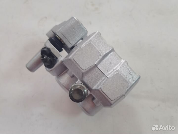 Суппорт передний тормозной Honda Lead AF48 JF06