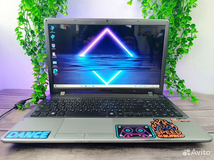 Ноутбук samsung /4Ядра/8Gb/SSD