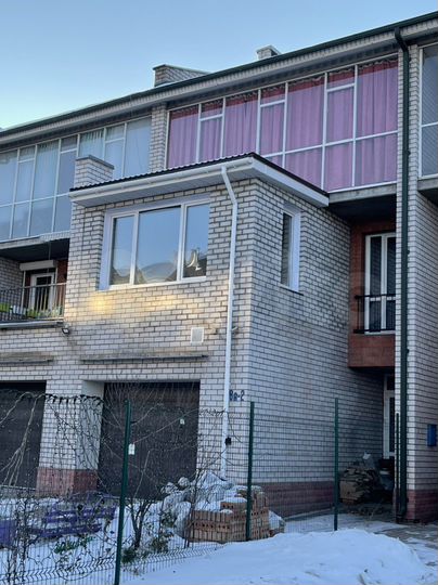 Таунхаус 238,4 м² на участке 1 сот.