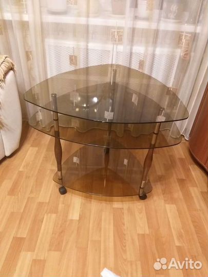 Стеклянная тумба