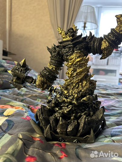 Статуэтка Рагнароса из World of Warcraft